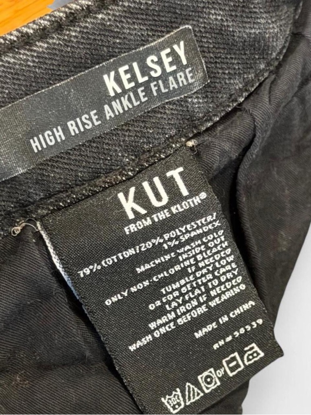Kut from the Kloth distressed women’s Jeans in Black 8 - Picture 4 of 5
